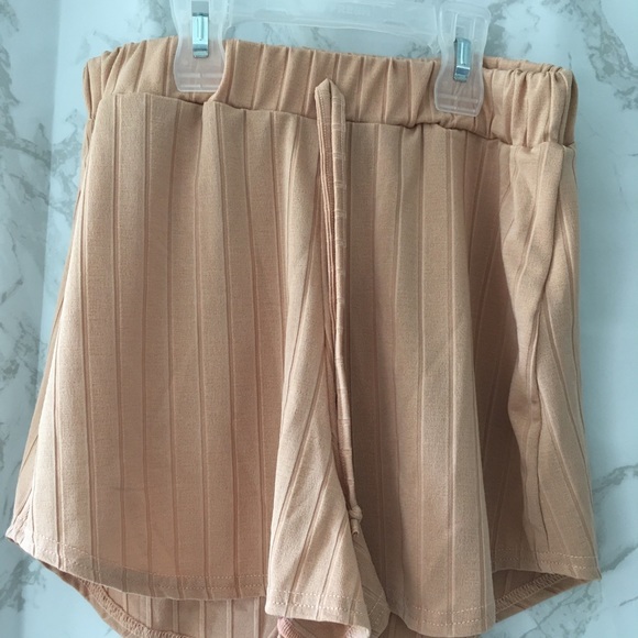 Nasty Gal beige sets - Picture 3 of 6